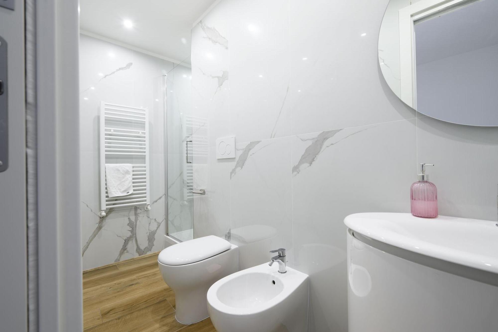 Casa Vacanze Maddalena - Palazzetto Sul Lago - Diamante Rosa مارتا المظهر الخارجي الصورة