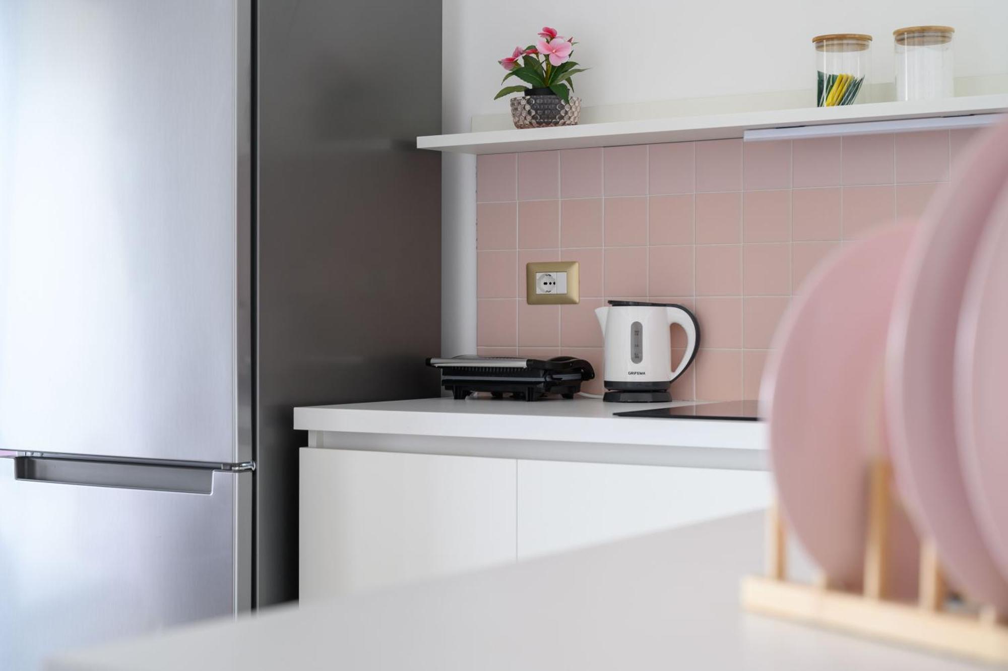 Casa Vacanze Maddalena - Palazzetto Sul Lago - Diamante Rosa مارتا المظهر الخارجي الصورة